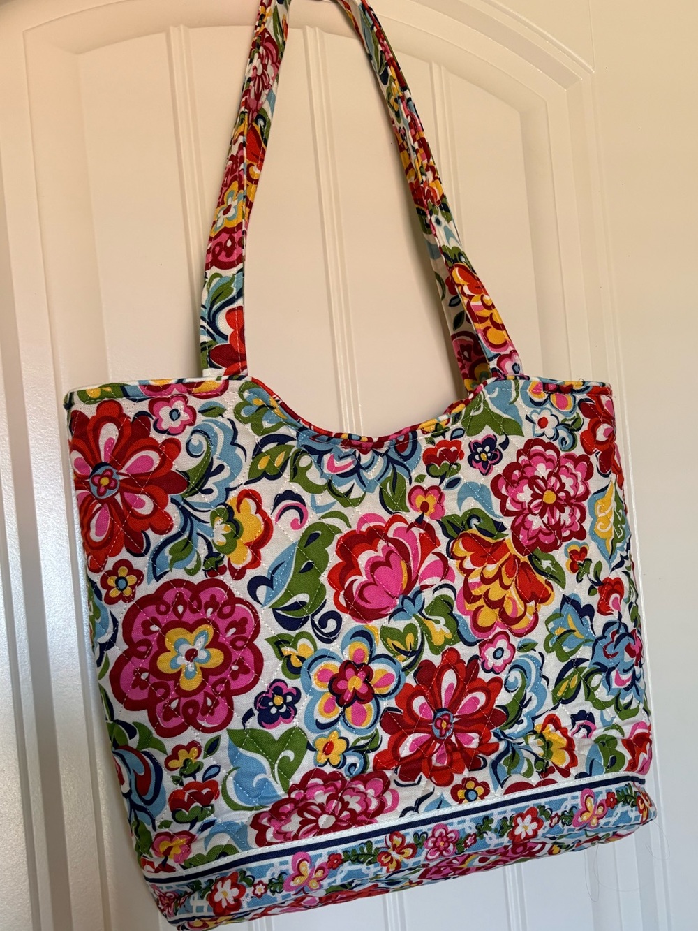 *NEW* Retired “Hope Garden” Vera Bradley Multicolor Floral Quilted Tote
